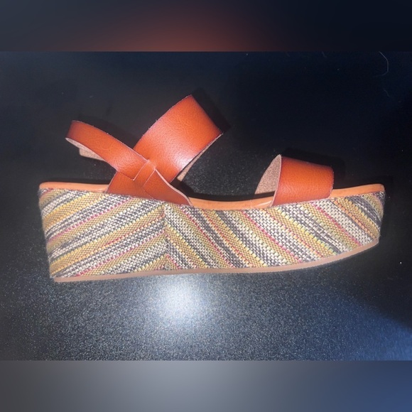 NWOT Maurices Brown Platform Sandals with Adjustable Ankle Strap - Picture 3 of 4